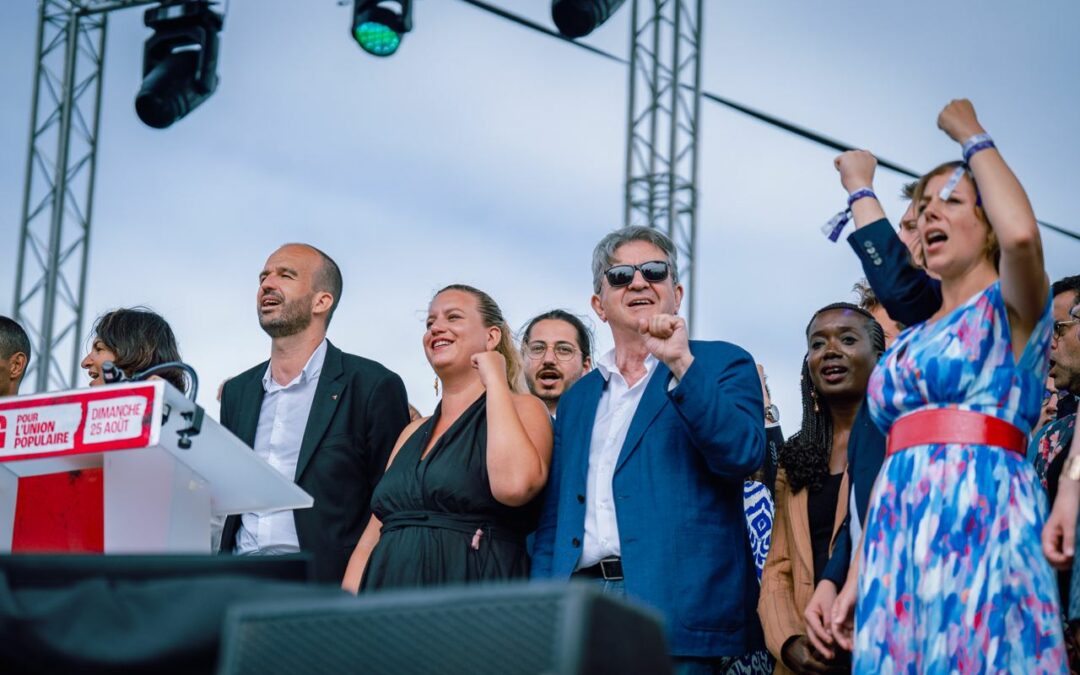 Nadège Abomangoli avec Jean-Luc Mélenchon, Mathilde Panot et Manuel Bompard au meeting de clôture des Amfis 2024